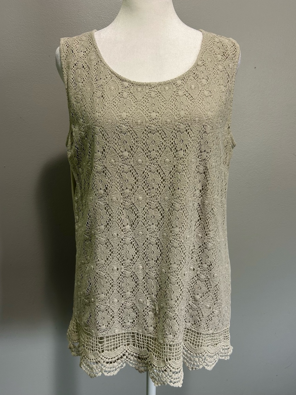 Sleeveless Crochet Lace Tank Top - beige